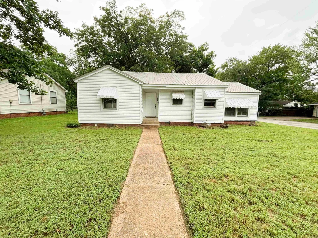 100 Lucy Street, Searcy