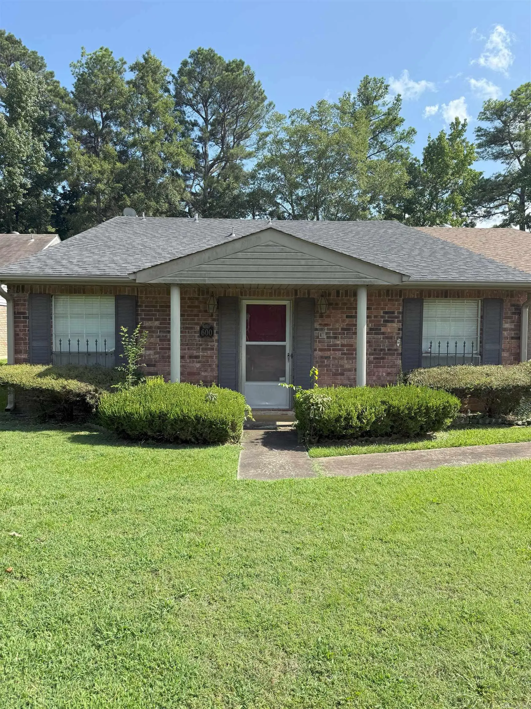 600 Greenbriar Drive, Pine Bluff