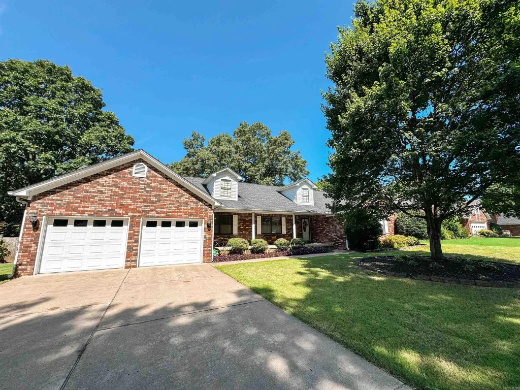 305 Live Oak, Searcy