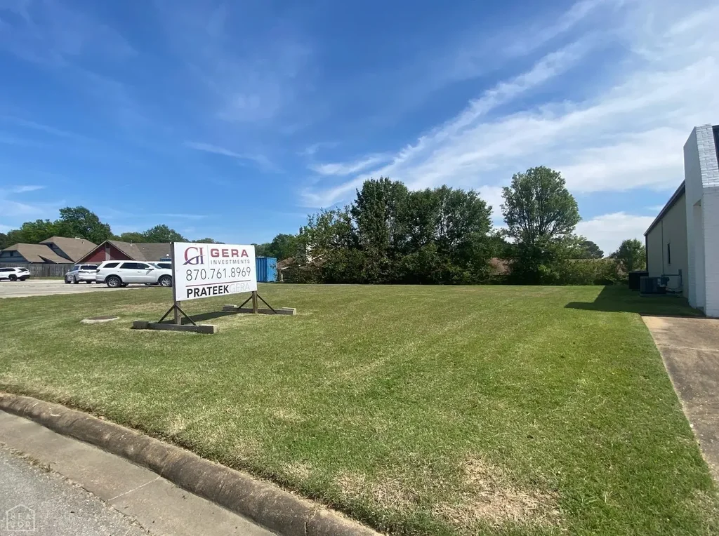 Lot 18 Southwest Square, Jonesboro