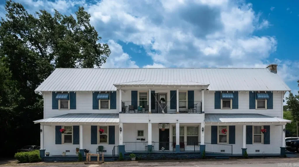 201 E Main Street, Heber Springs