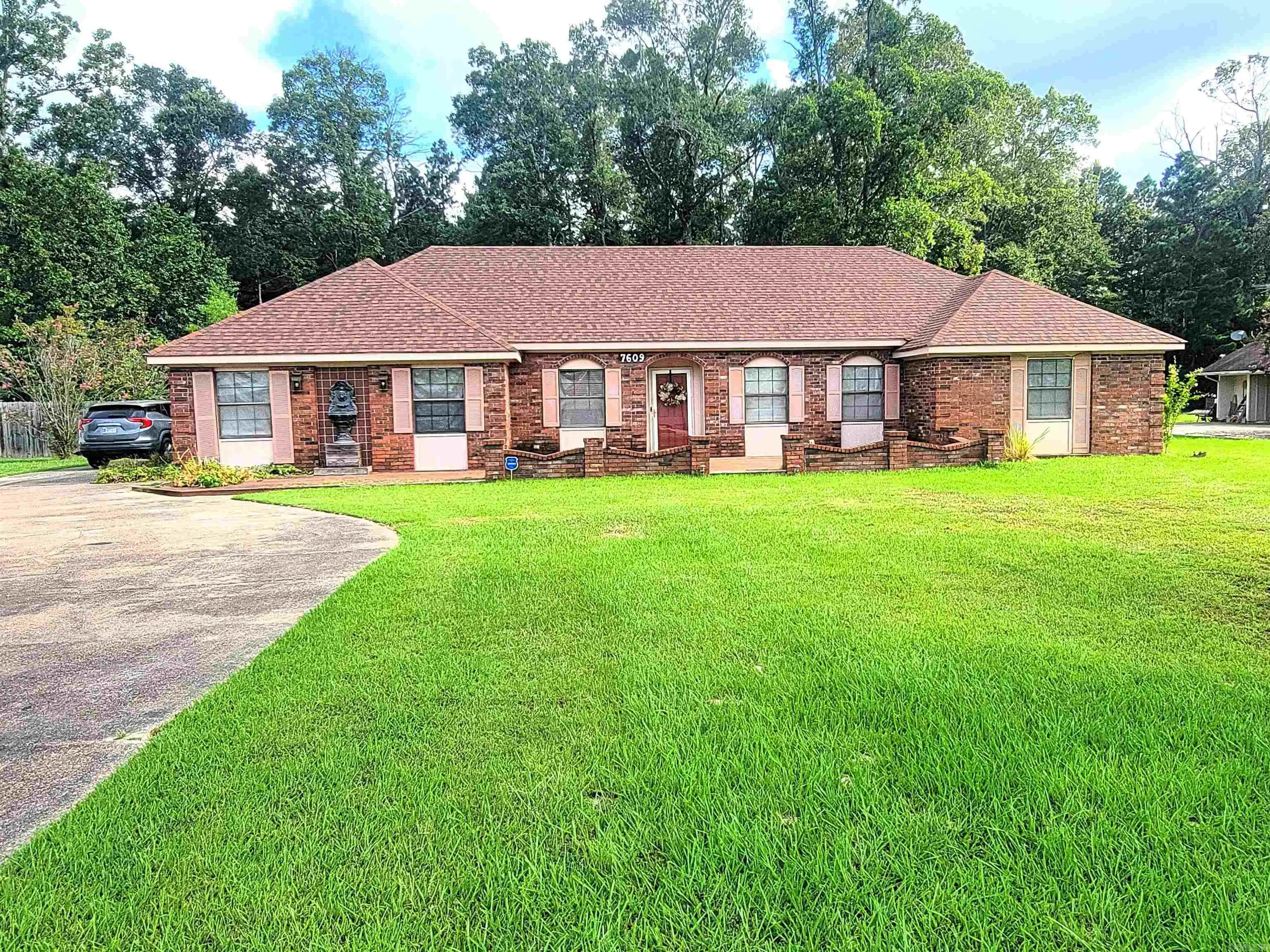 7609 N Pinewood, Pine Bluff