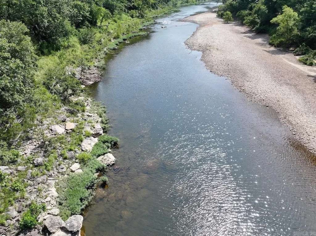 101 Rapids Run, Sims