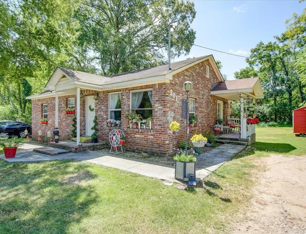 301 Dexter Street, Hot Springs