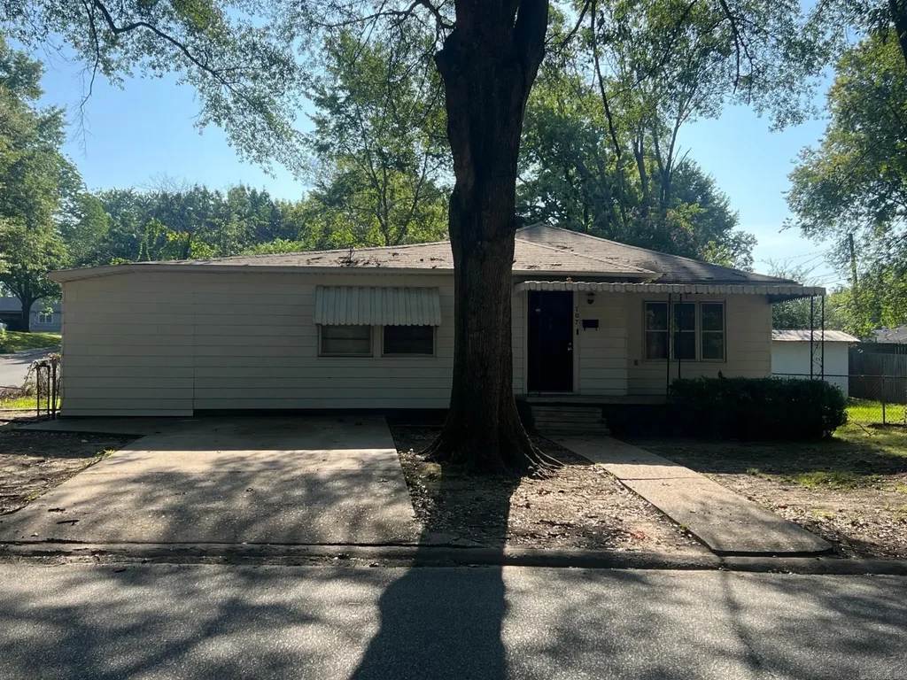 707 Sunset Drive, Benton