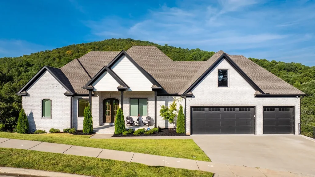 25 Falstone Drive, Little Rock