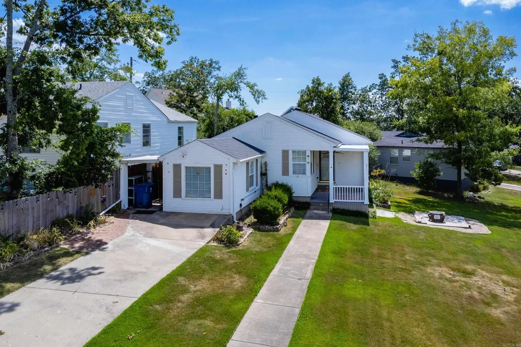 124 Englewood Road, Cammack Village