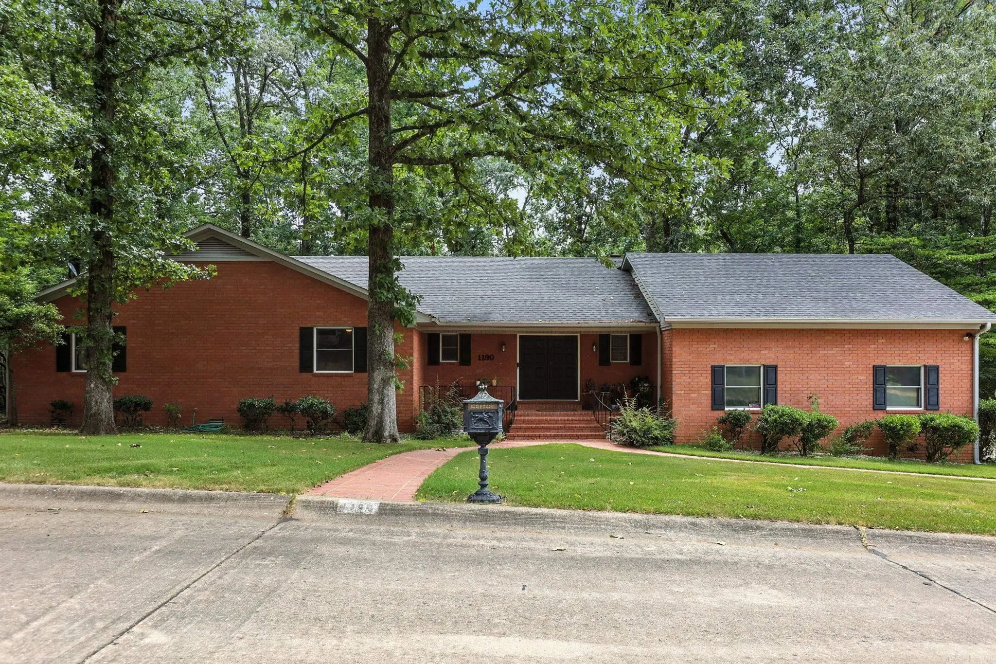 1190 Cambridge Circle, Benton