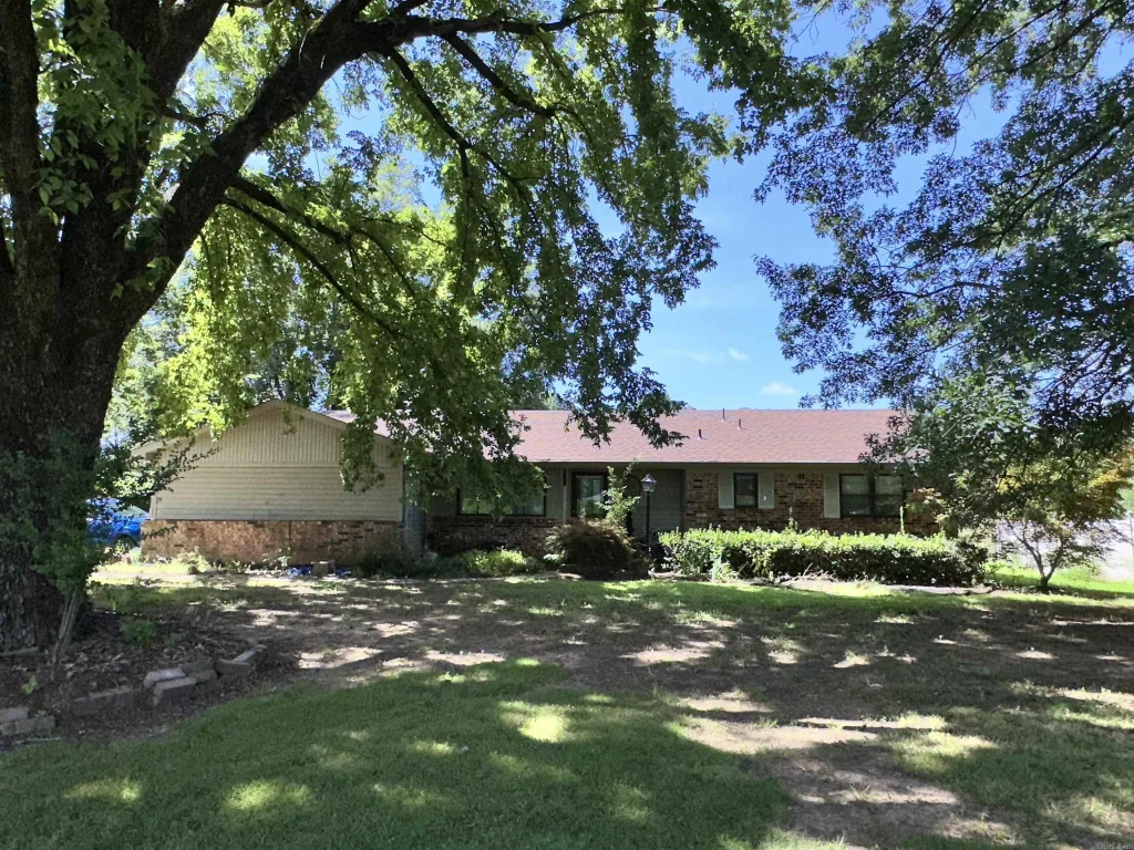 2605 W Commercial Street, Ozark