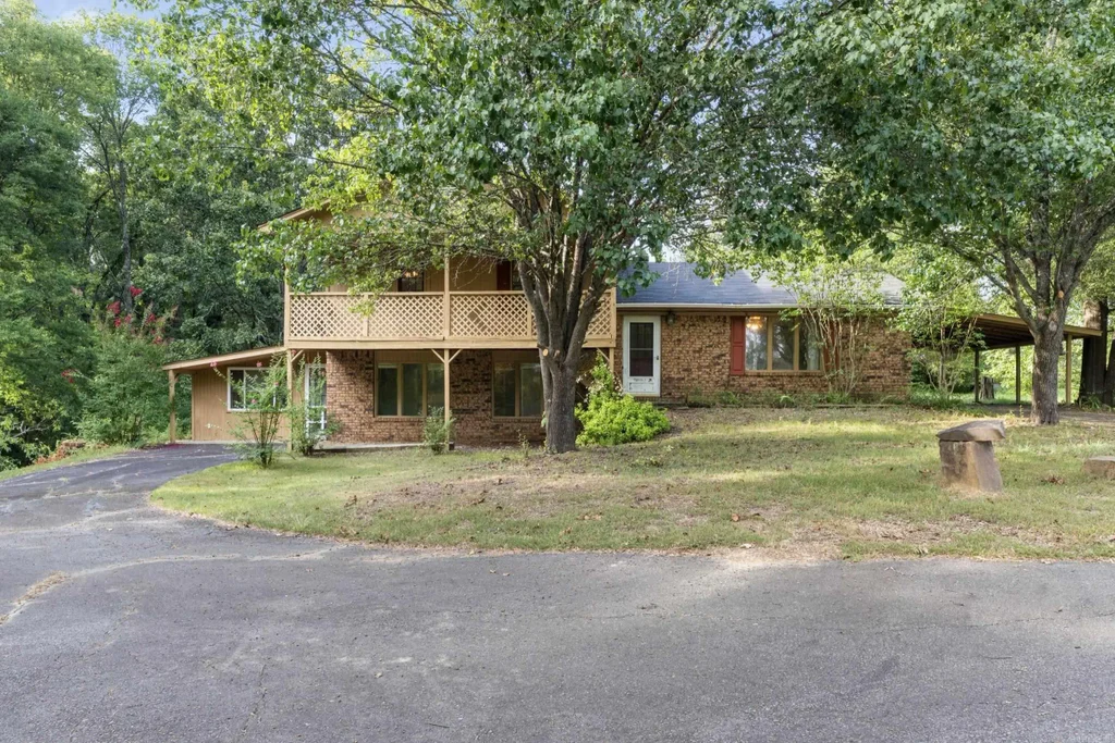 45 E Pleasant Valley Road, Greenbrier