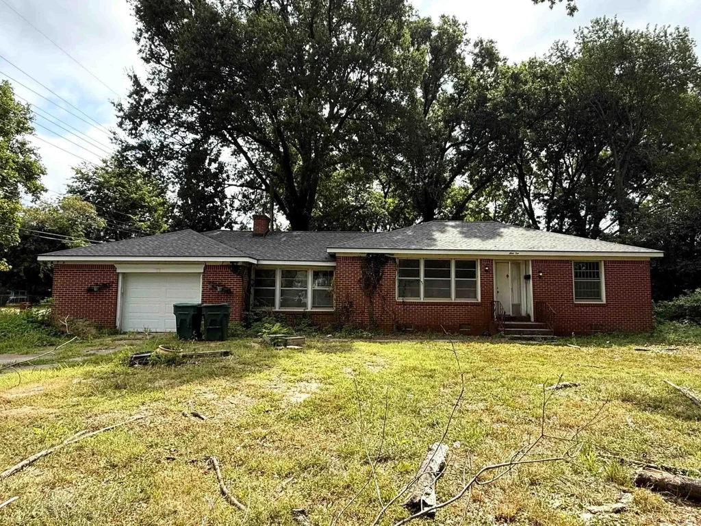 910 N Ruddle Road, Blytheville