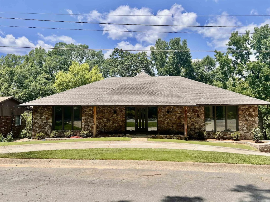 21 E Lake Drive, North Little Rock