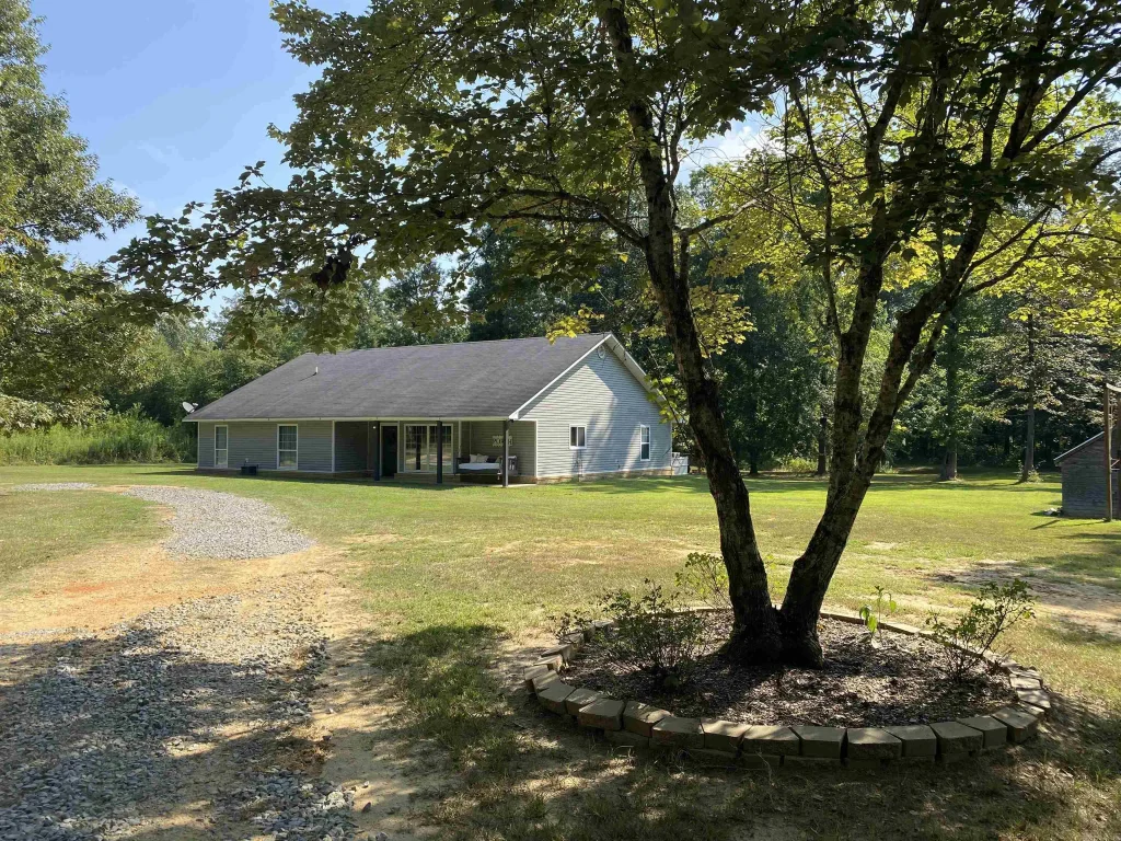 645 Ashley Road 28, Hamburg