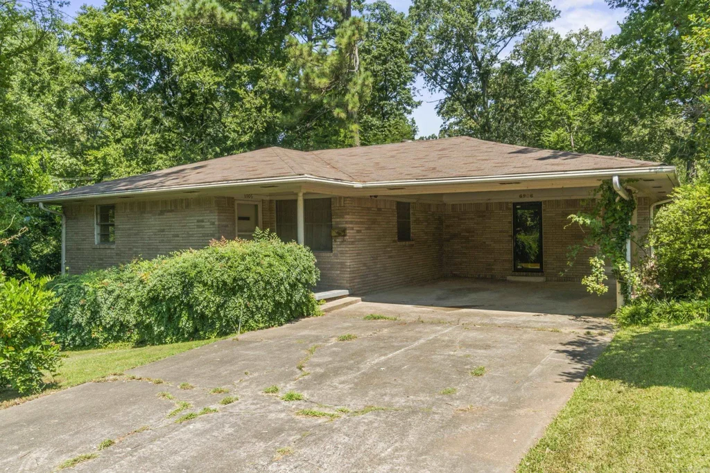 6906 W 33rd, Little Rock