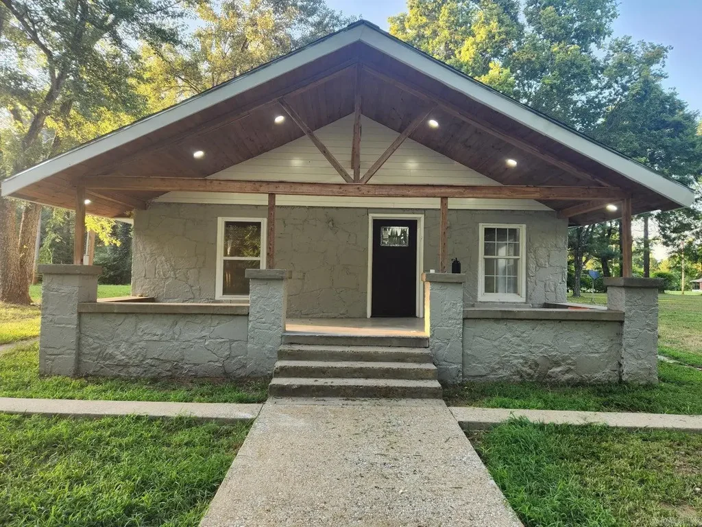 200 Cool Mist Lane, Batesville