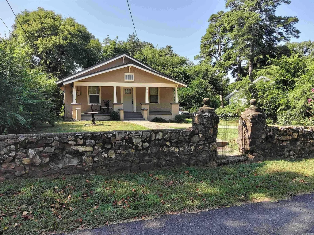 315 Vineyard Street, Hot Springs