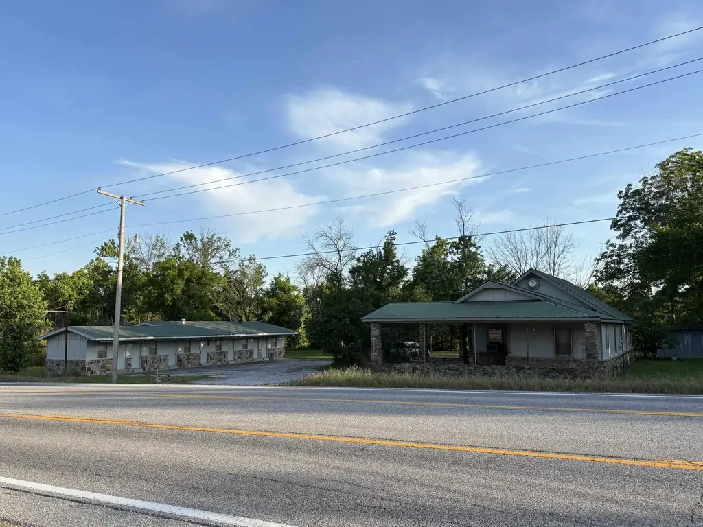 325 N Highway 65, Saint Joe