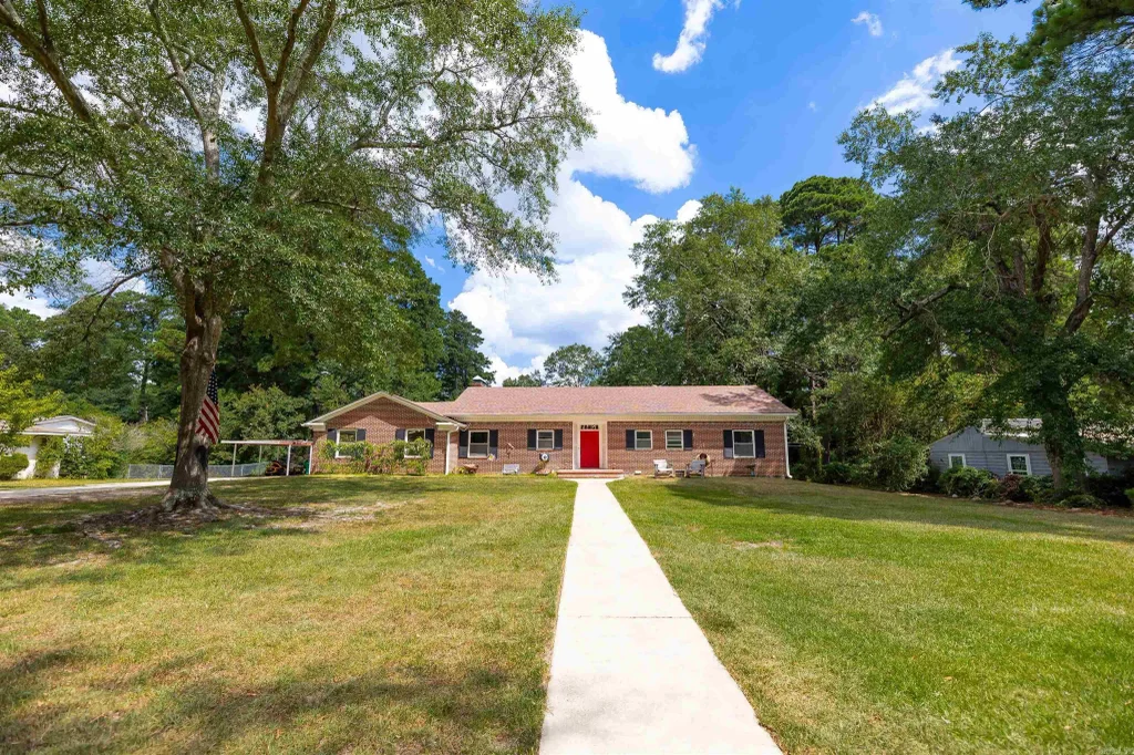 410 Maple Hill St, El Dorado