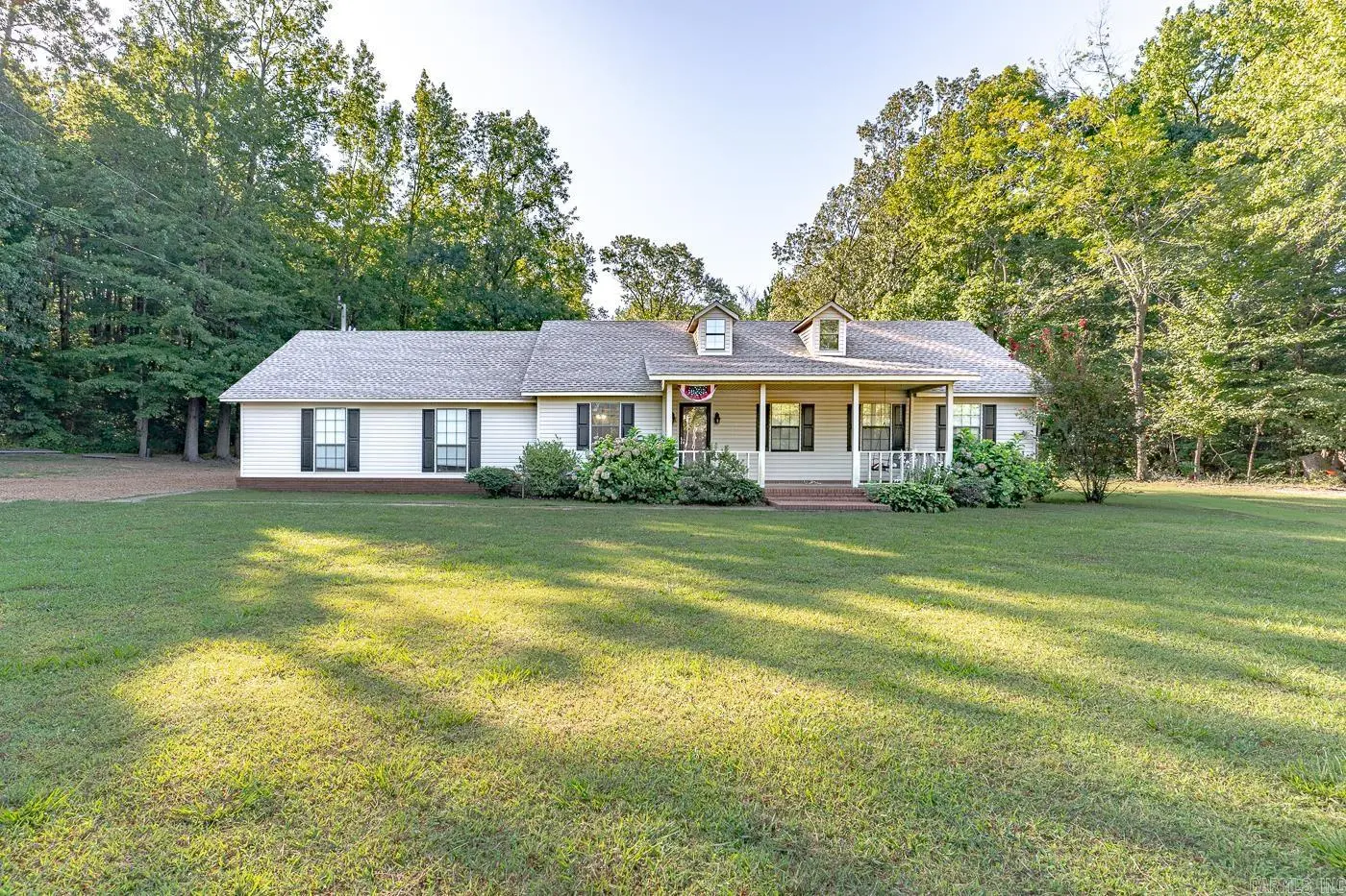 9028 Old Military Ln, Harrisburg