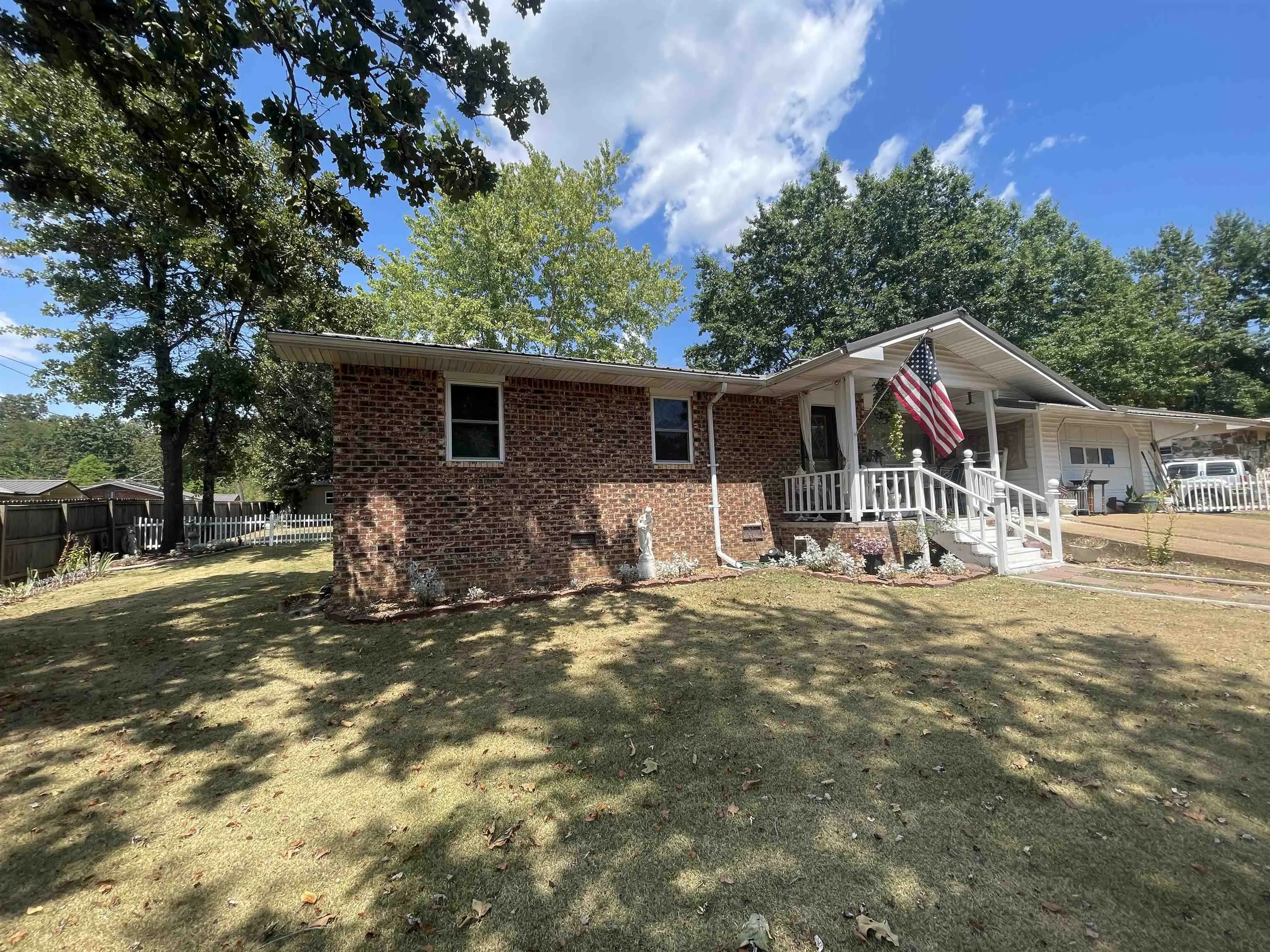 111 Humphrey Lane, Salem