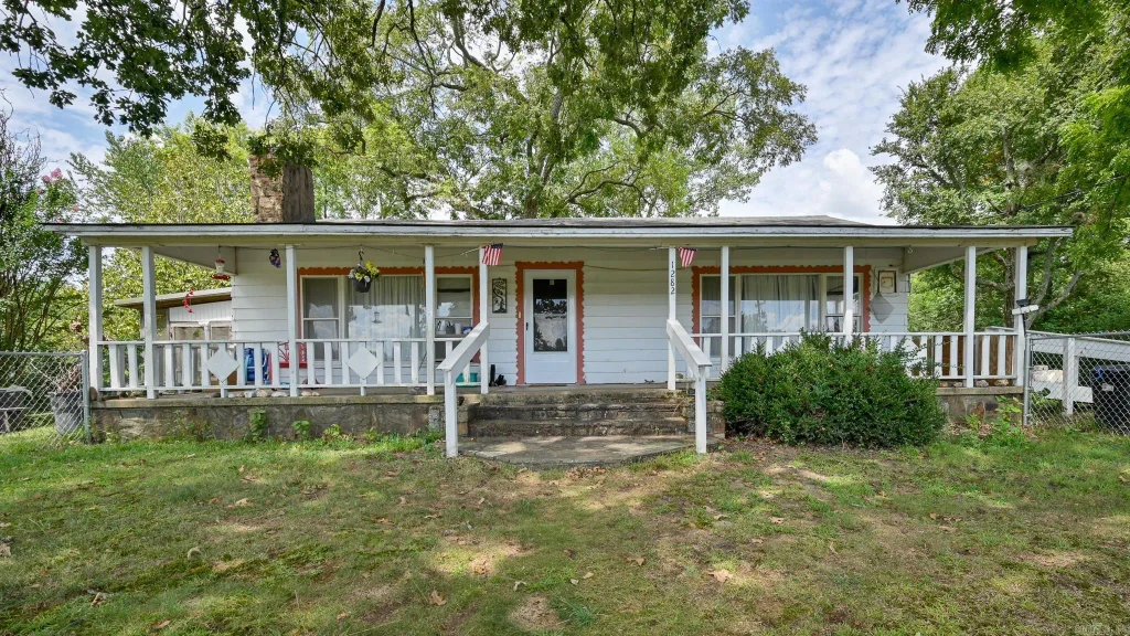 1282 Hwy 246 West, Hatfield