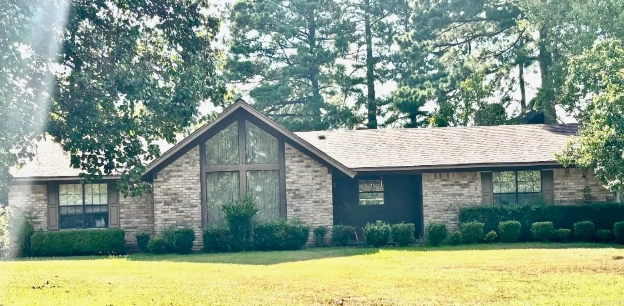 100 Holly St, El Dorado