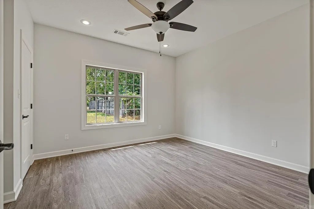 121 Pecan, Lake City