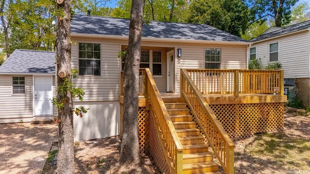 6712 Longwood Road, Cammack Village