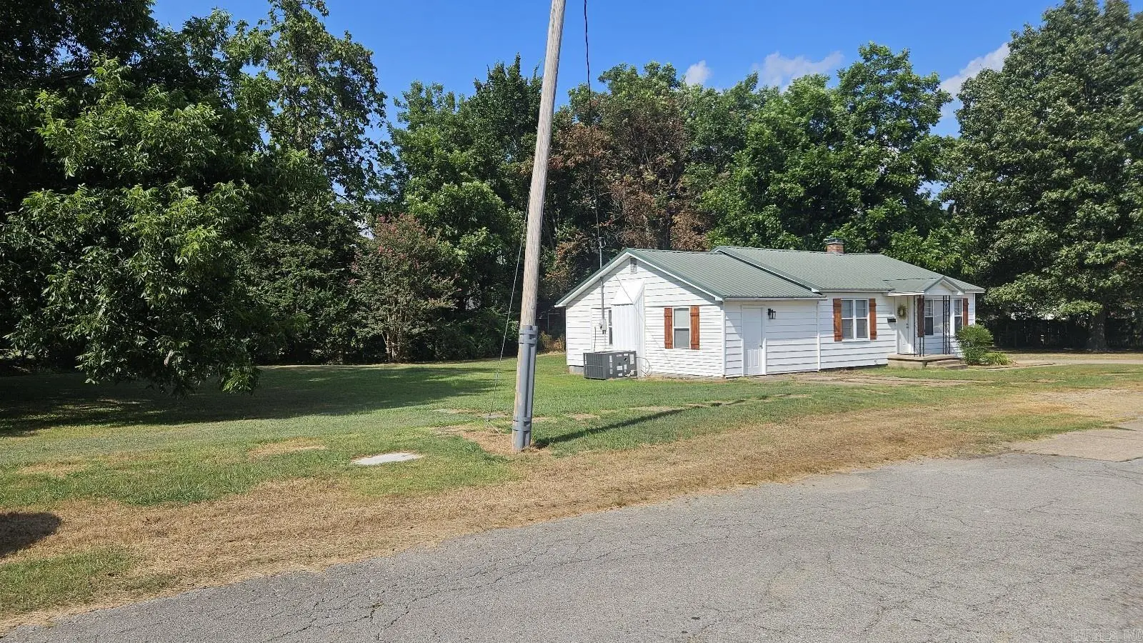 115 E 2nd St, Rector