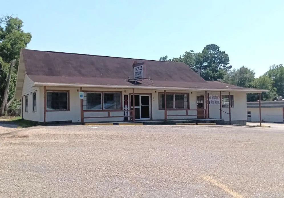 903 E Page Avenue, Malvern