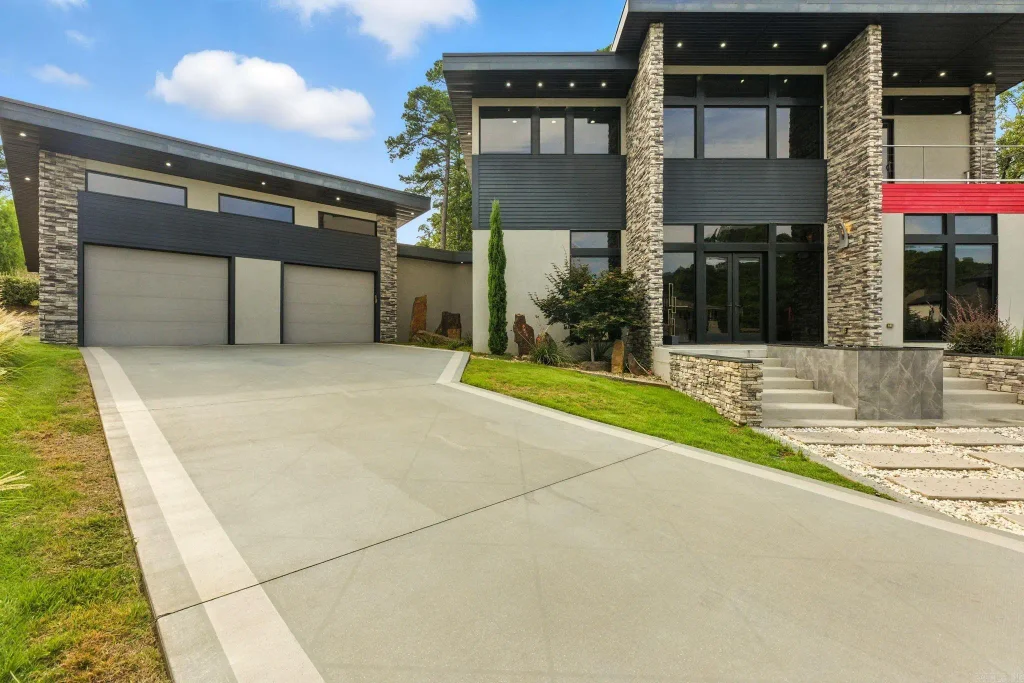 31 La Scala Court, Little Rock