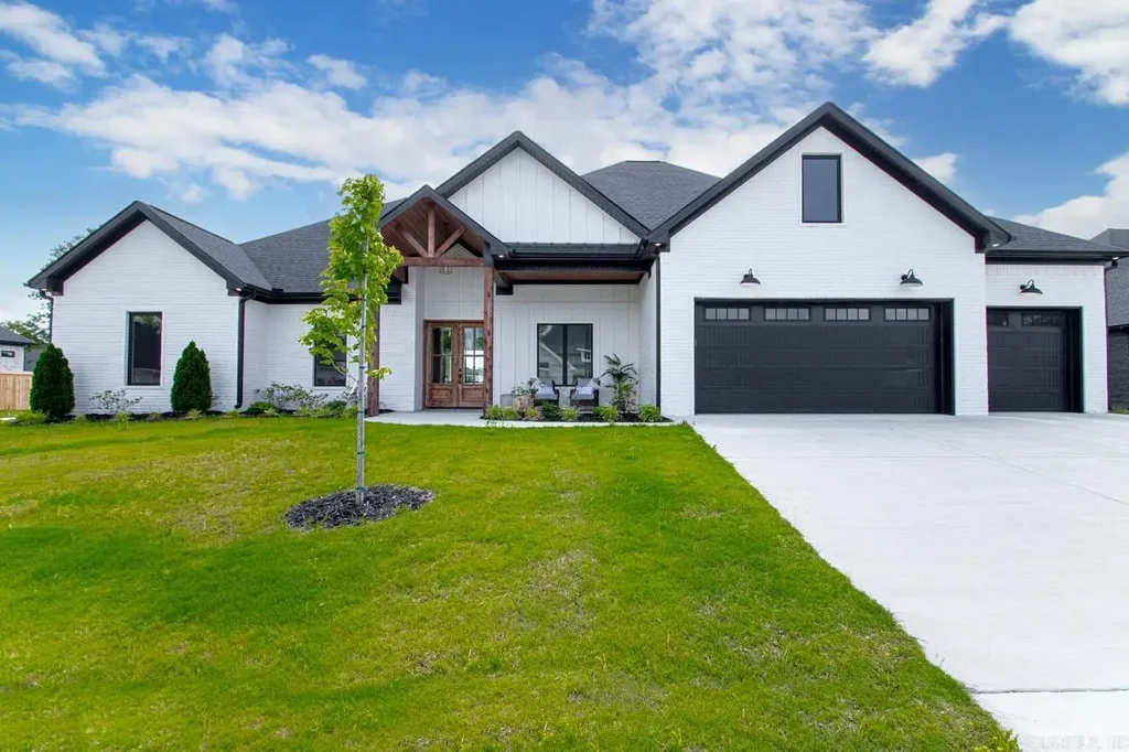 4917 Lake Vista Drive, Benton