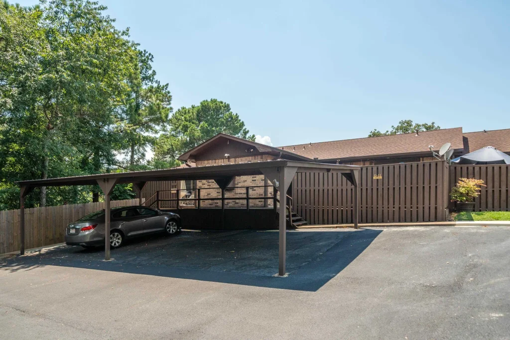 210 Carl, Hot Springs