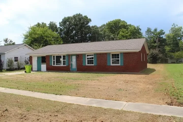 1912 S Lowe Street, Stuttgart