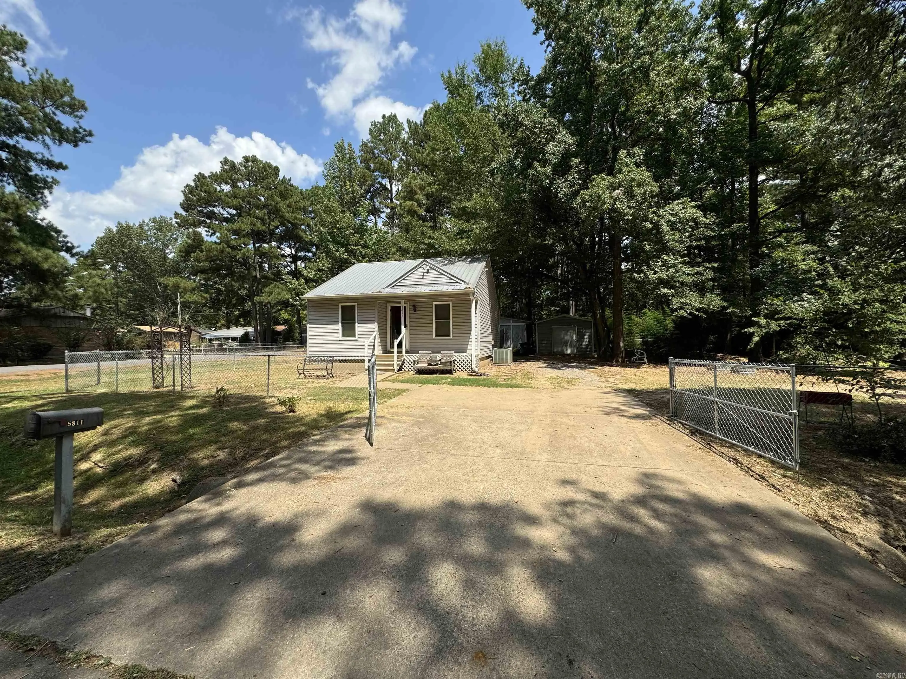 5811 W Jones St., Pine Bluff