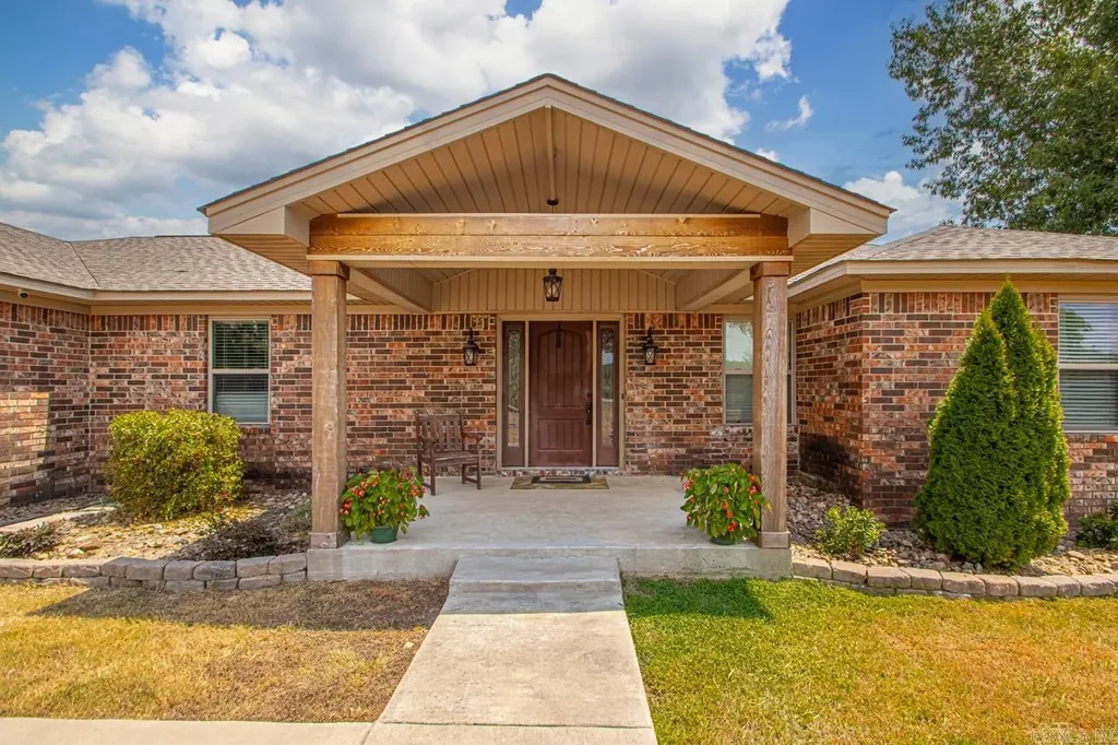 5704 Valentine Road, North Little Rock