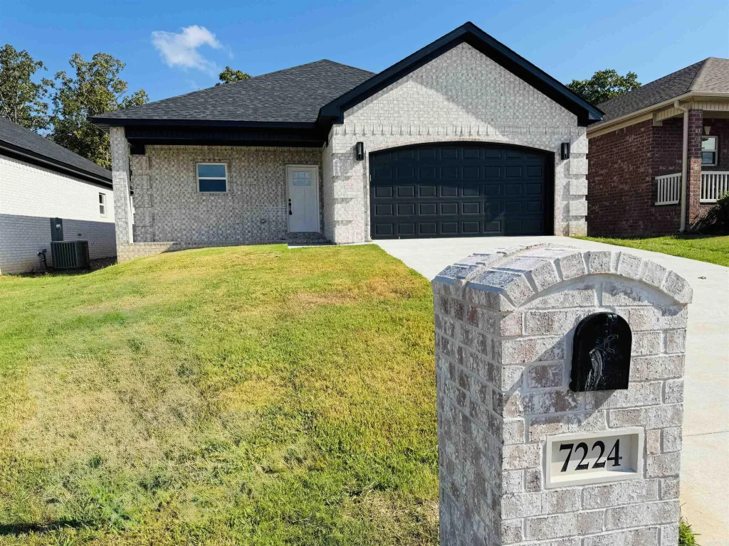 7224 Stonehenge Drive, Sherwood