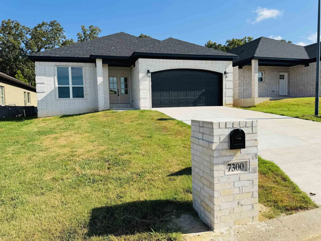 7300 Stonehenge Drive, Sherwood