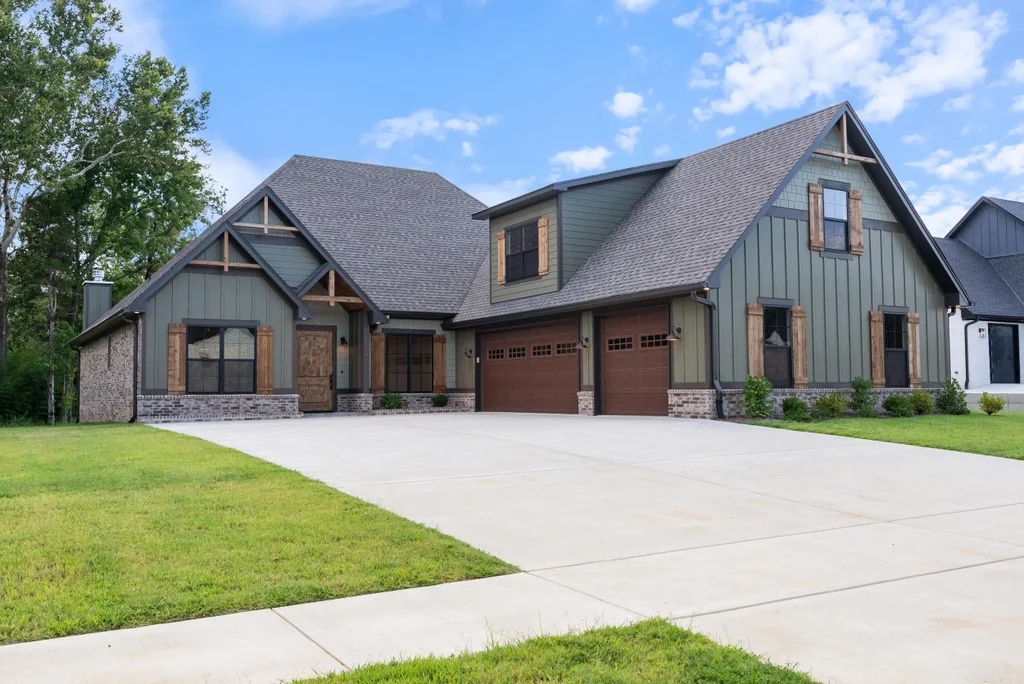 5645 Tivoli Drive, Conway