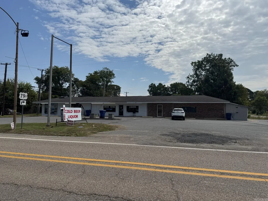 124 S 5th Street, Clarendon