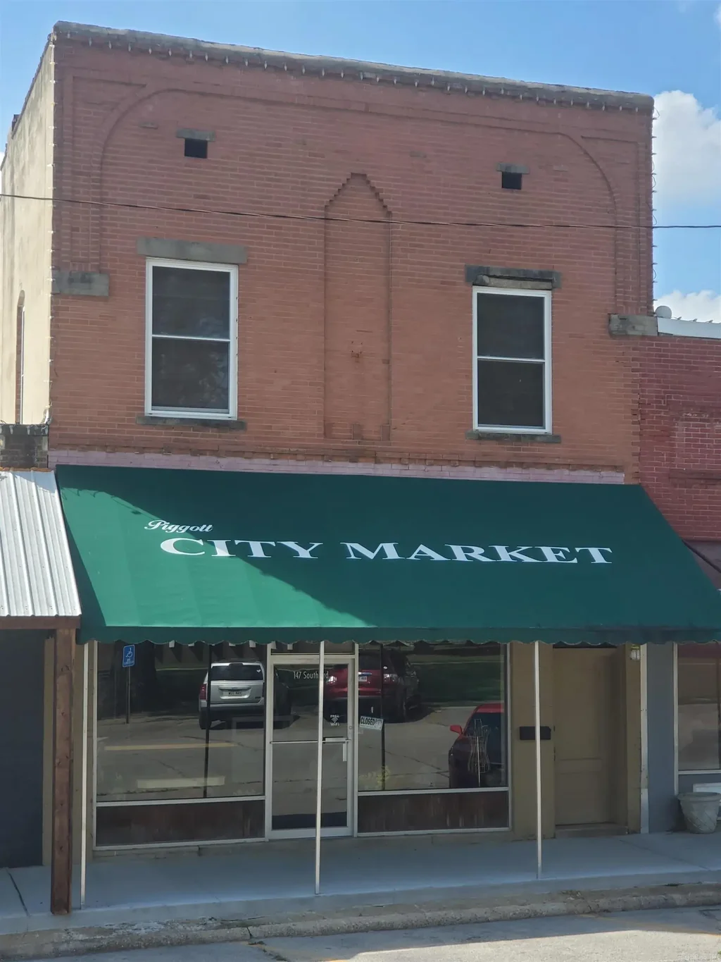 147 S 3rd Avenue, Piggott