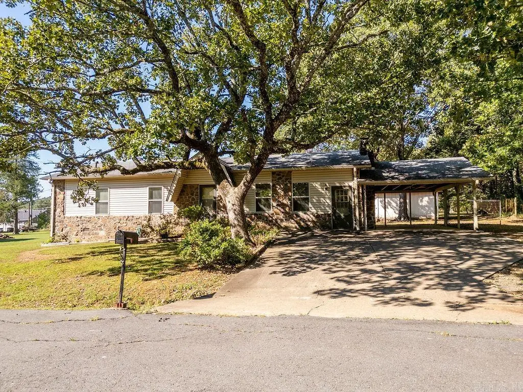 191 Cedar Crest Dr, Clinton