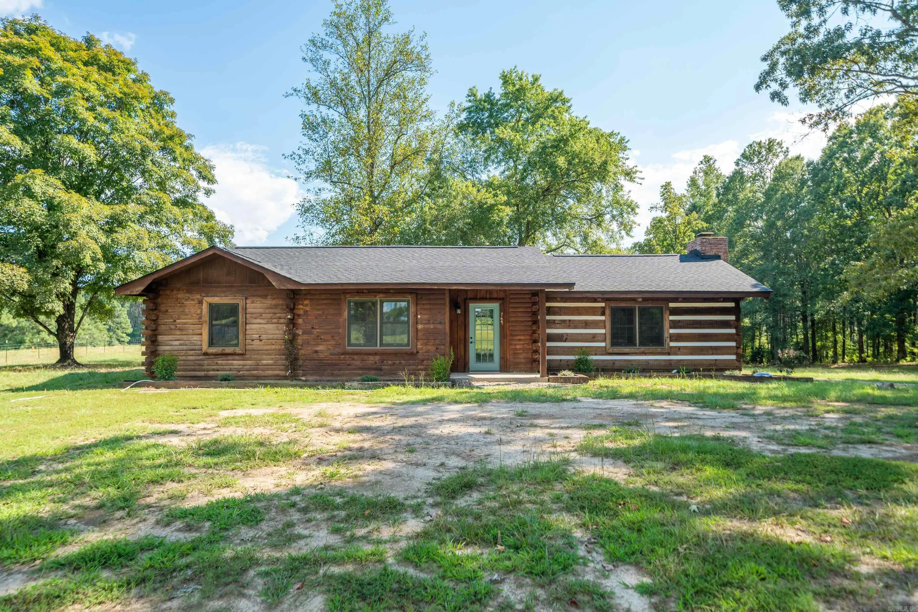 765 Apple Road, Bonnerdale