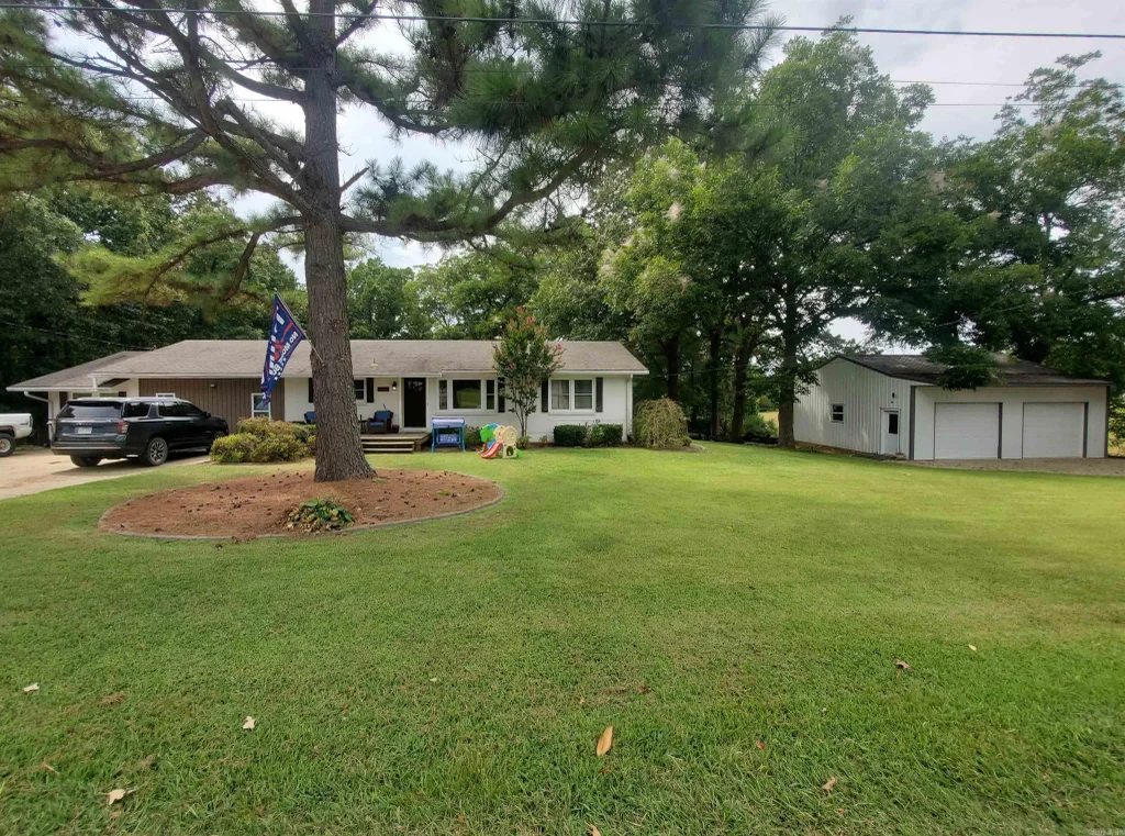 1252 N 4th Avenue, Piggott