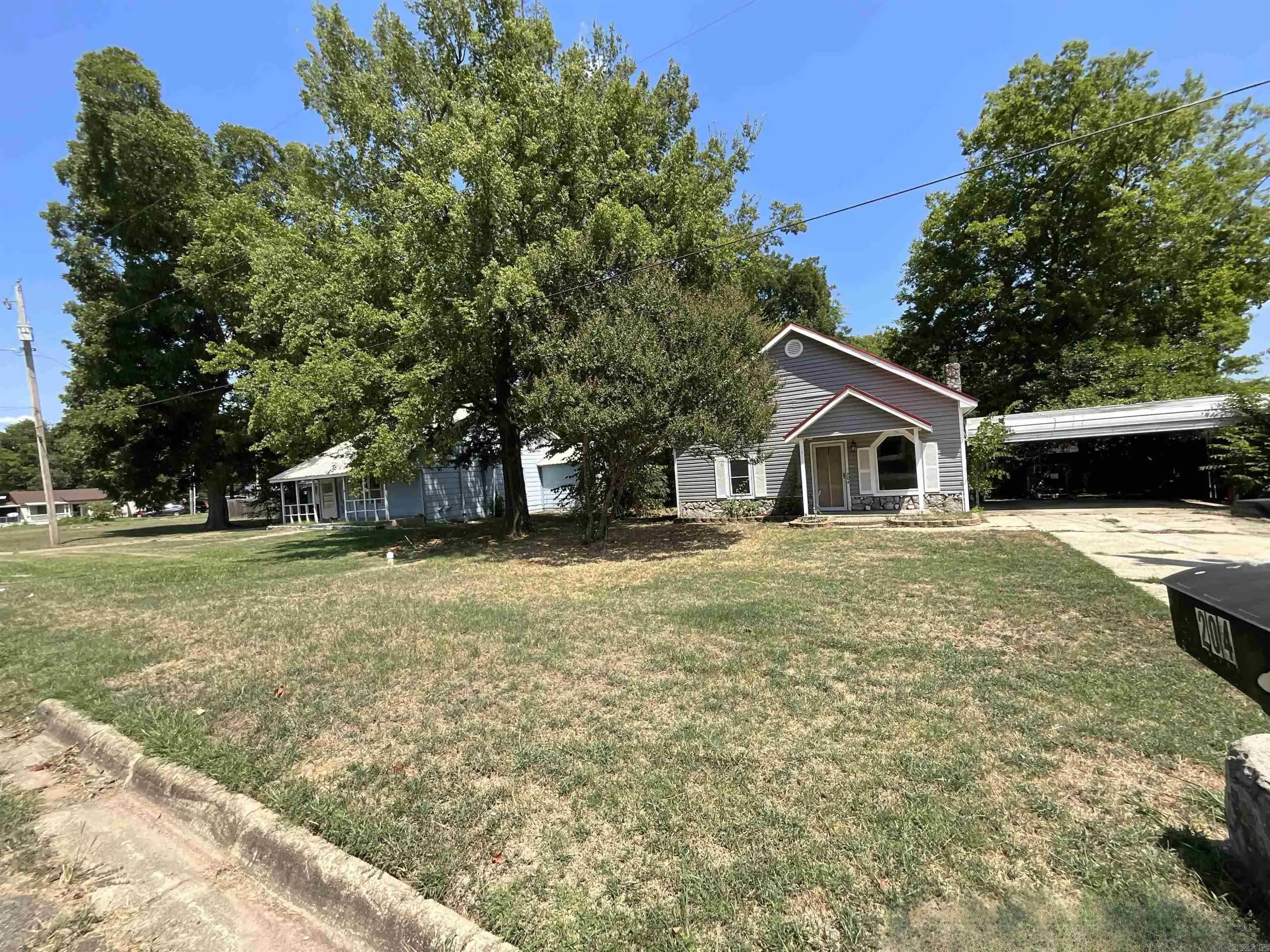 204 N Merrill, New Boston