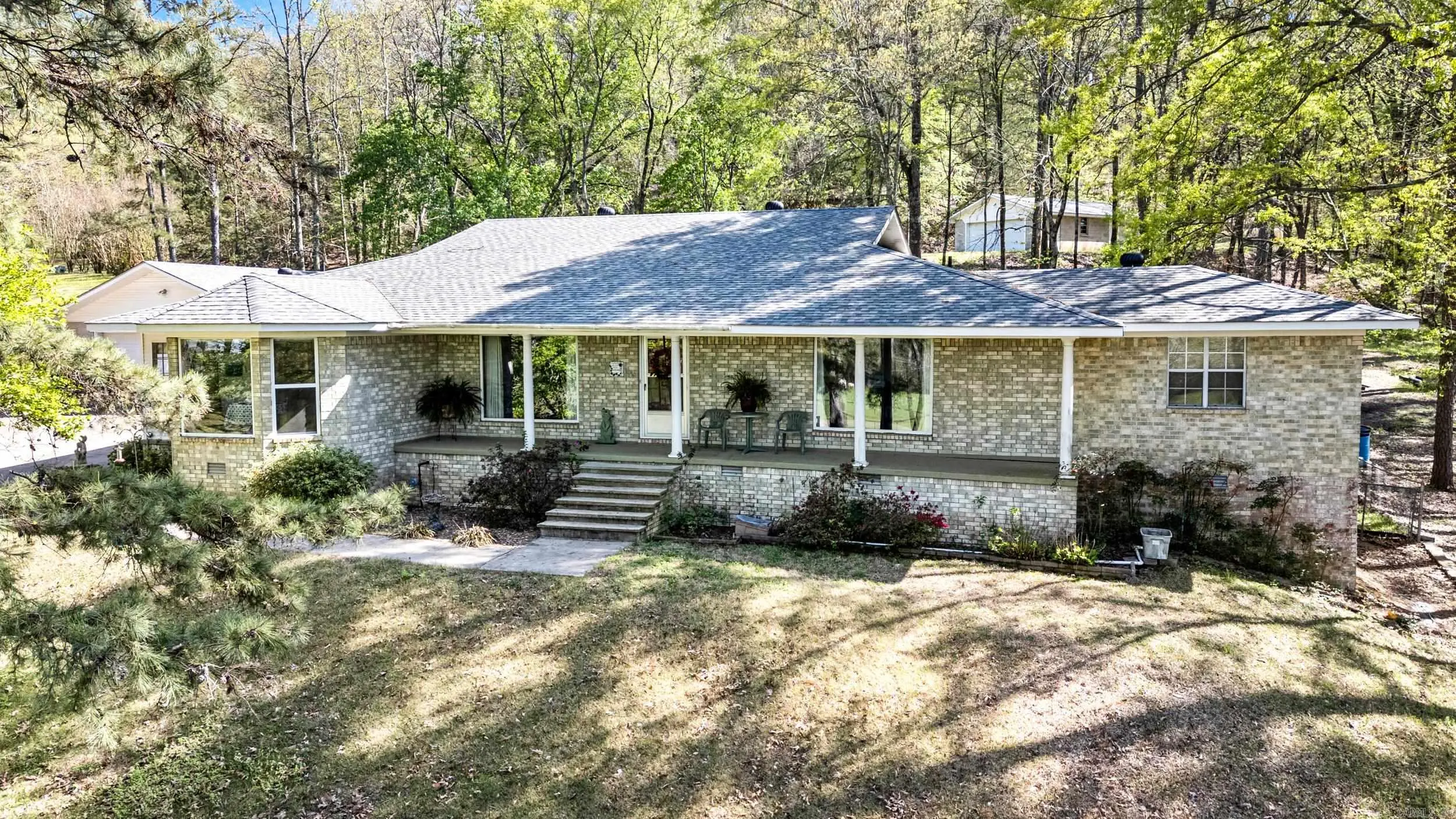 1533 Bakers Creek Road, Russellville