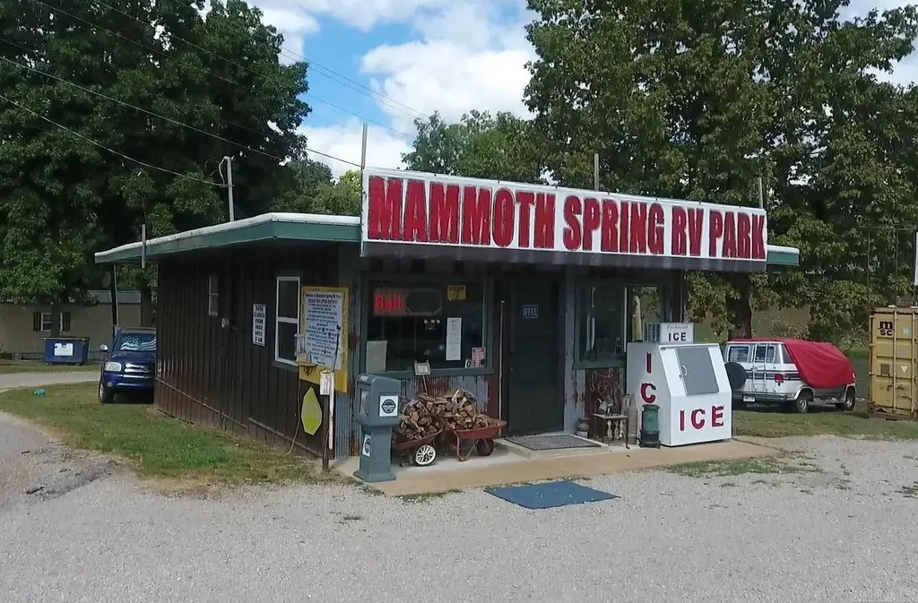 107 Us 63, Mammoth Spring