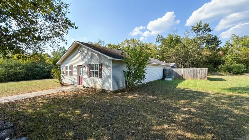 2116 W Main St, Clarksville