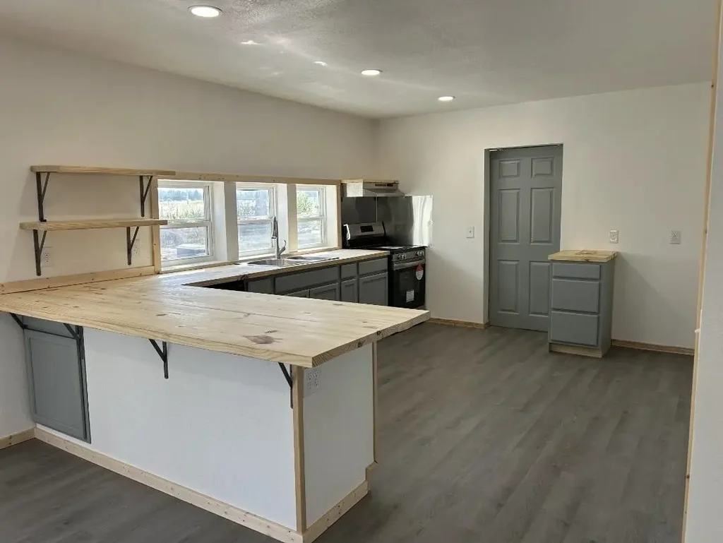 690 Autumnwood Road, Ash Flat