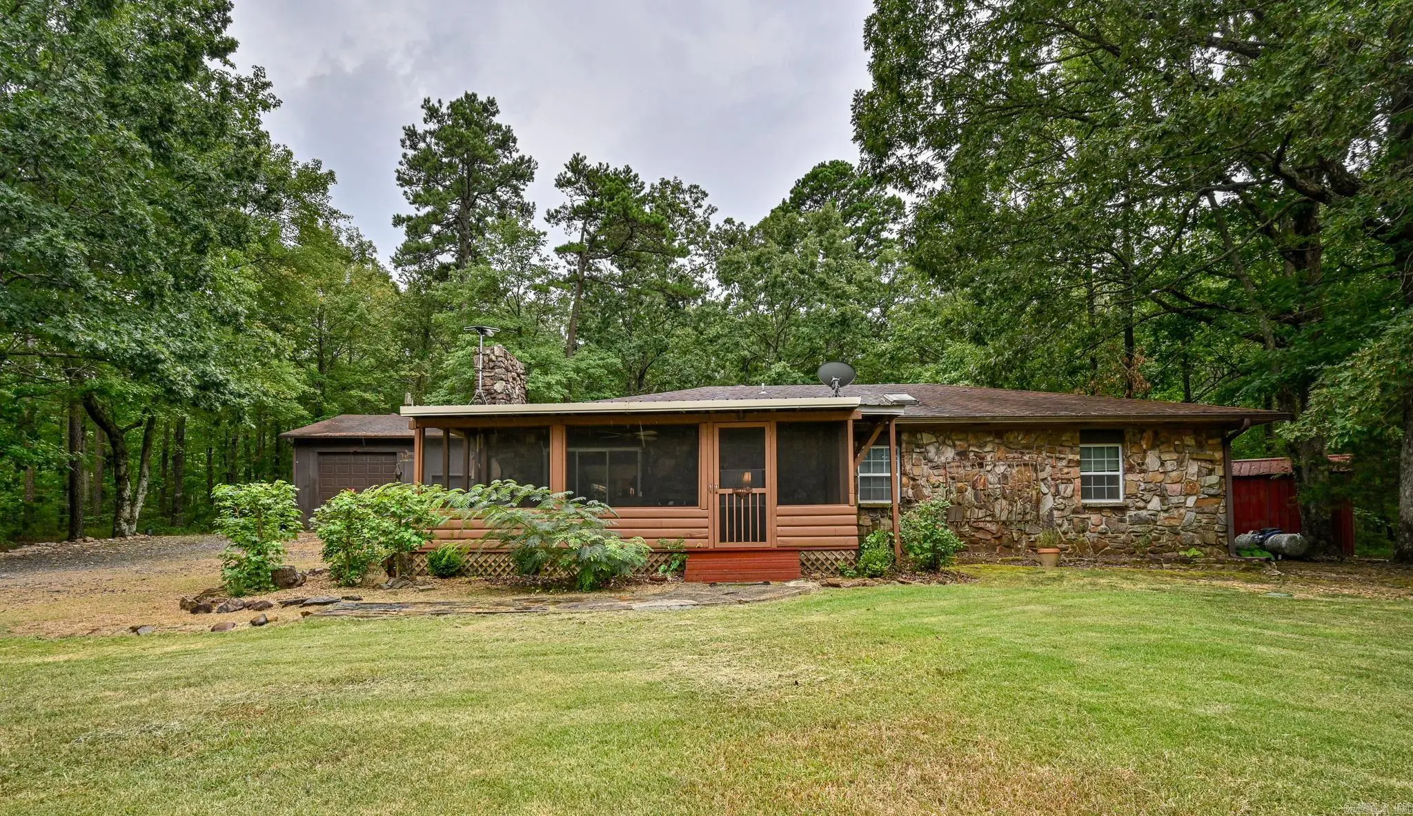 1879 Highway 270, Mena